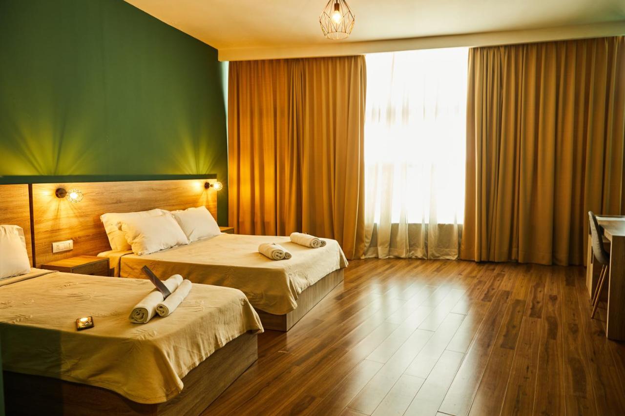Arc Hotel Tirana Esterno foto