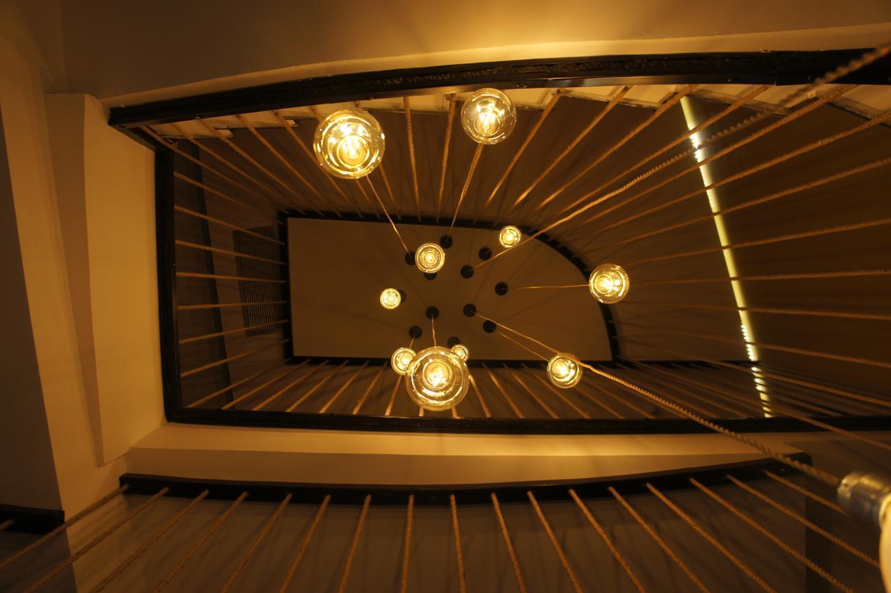 Arc Hotel Tirana Esterno foto