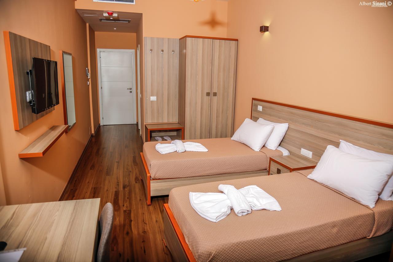 Arc Hotel Tirana Esterno foto
