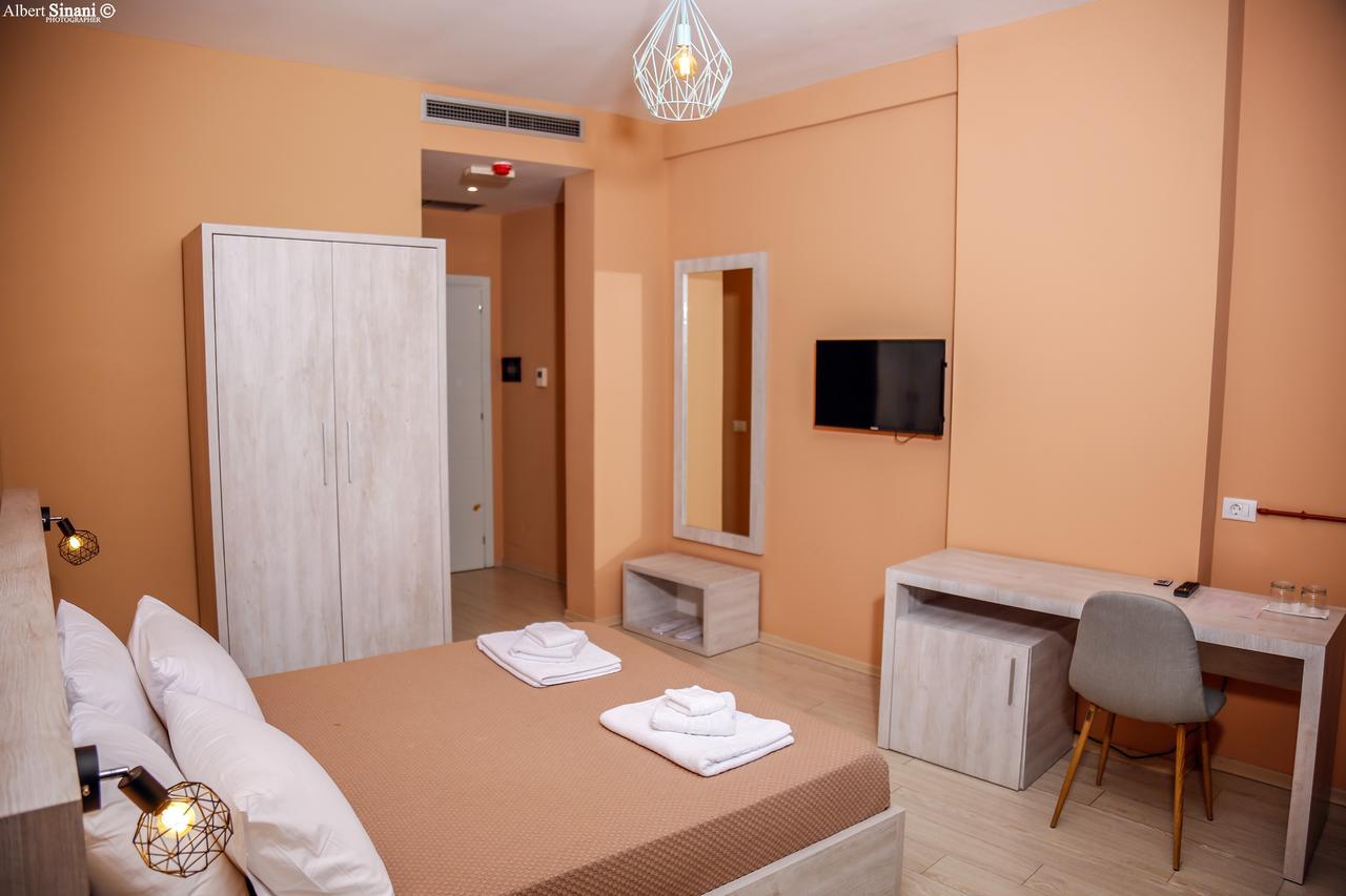 Arc Hotel Tirana Esterno foto