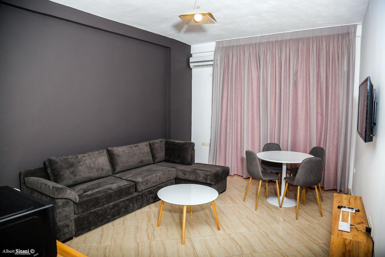 Arc Hotel Tirana Esterno foto